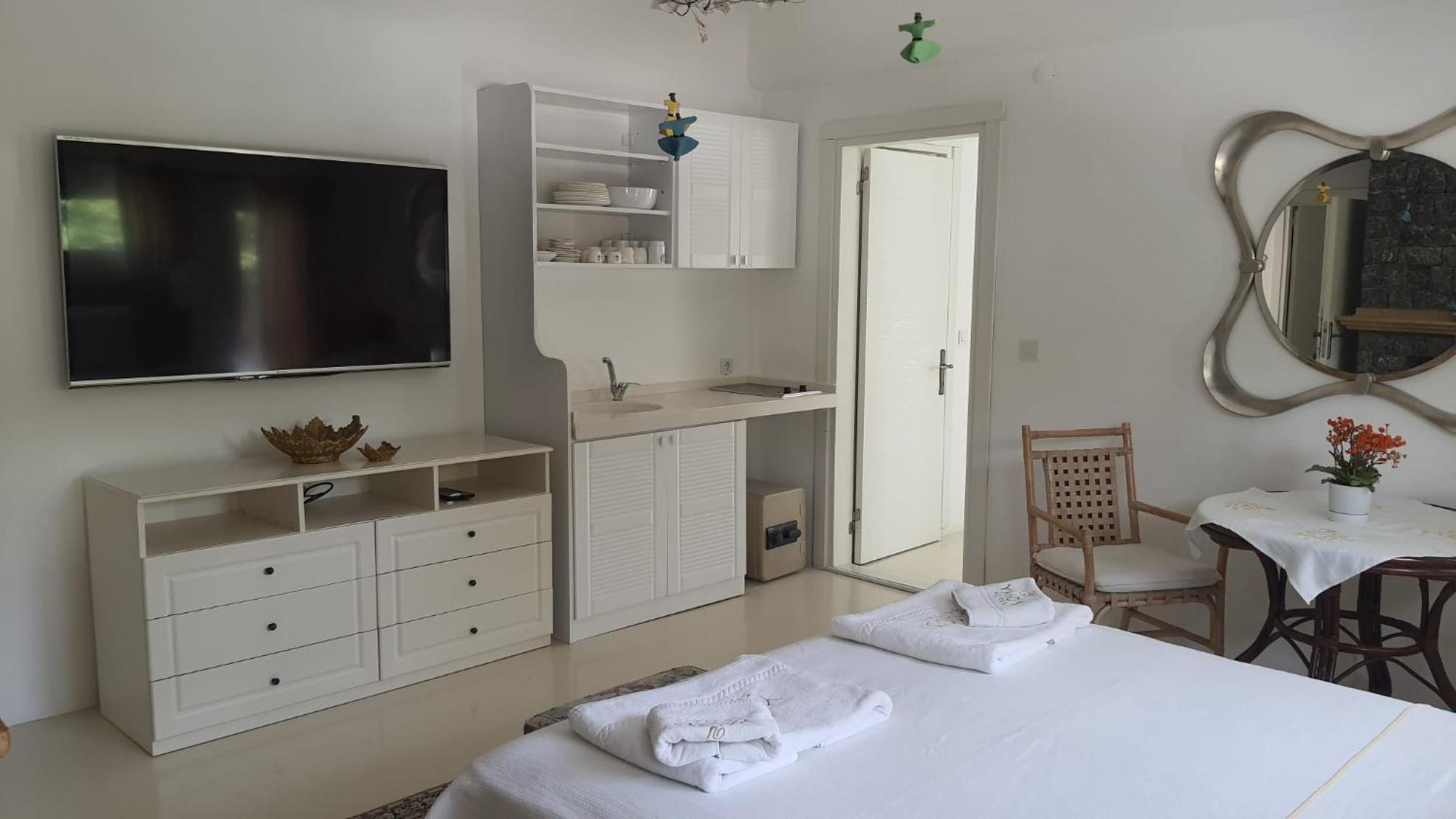 Yasos Suites Чешме Екстер'єр фото